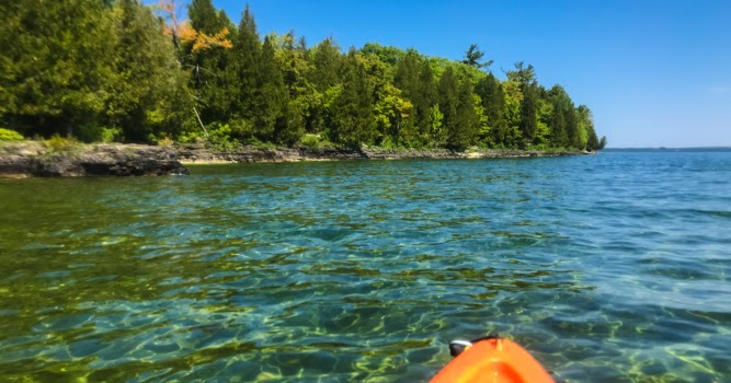 Kayaking To The Devil S Bathtub Our Mini Family