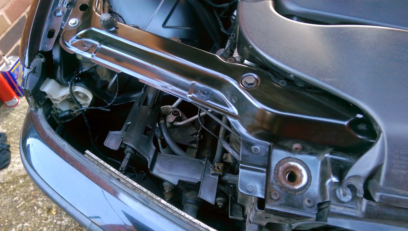 8 Best BMW E46 Headlight Bulbs [Xenon + Halogen]