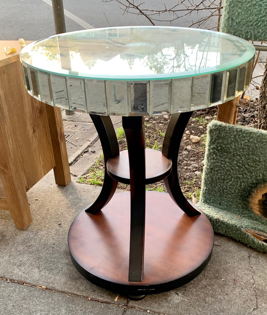 UHURU FURNITURE & COLLECTIBLES SOLD 103269 Mirrored Round End Table