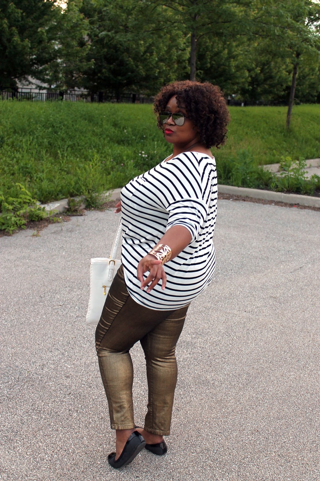 {OOTD} My #Plussize Casual Style: Gold + Stripes • Curvatude