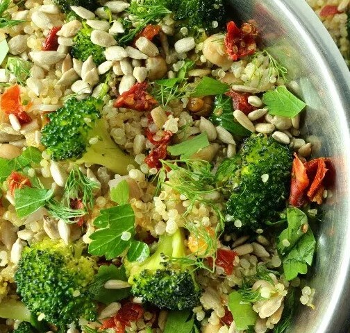 HIGH PROTEIN VEGAN SALAD THAT WILL KEEP YOU ENERGIZED #vegetarian #healthy