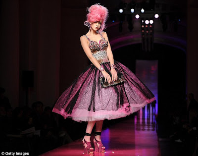 Jean Paul Gaultier Couture show tribute to Amy Winehouse - e-Be Fashion ...