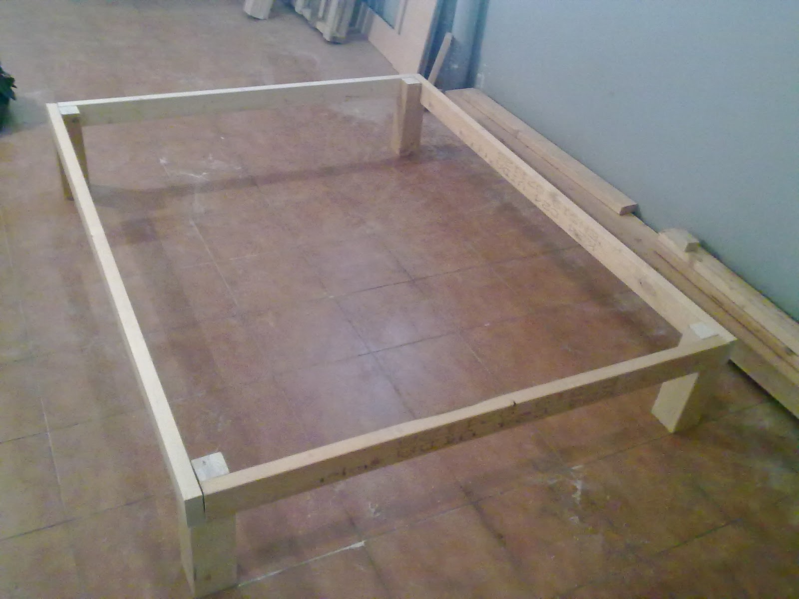 Miguel Garcia, Carpintero: Somier de madera desmontable