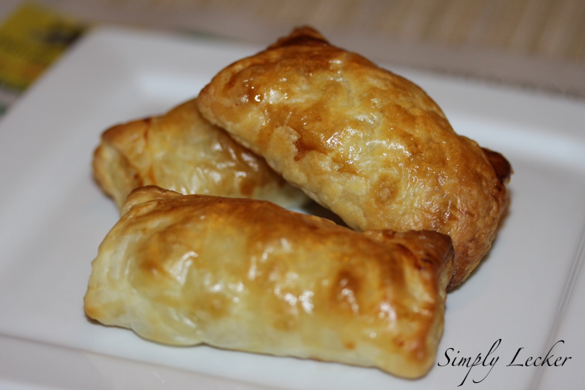 Simply Lecker Vegetarian Curry Puff with Puff Pastry