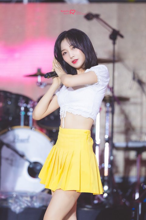 Kembali Jadi Sorotan, Sujeong Lovelyz Buat Netizen Iri dengan Proporsi Badan yang Sempurna 9 download%2B%25287%2529