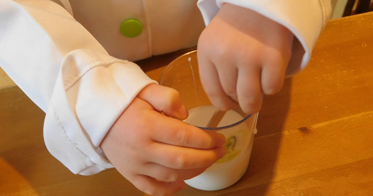 Making slime with PVA glue