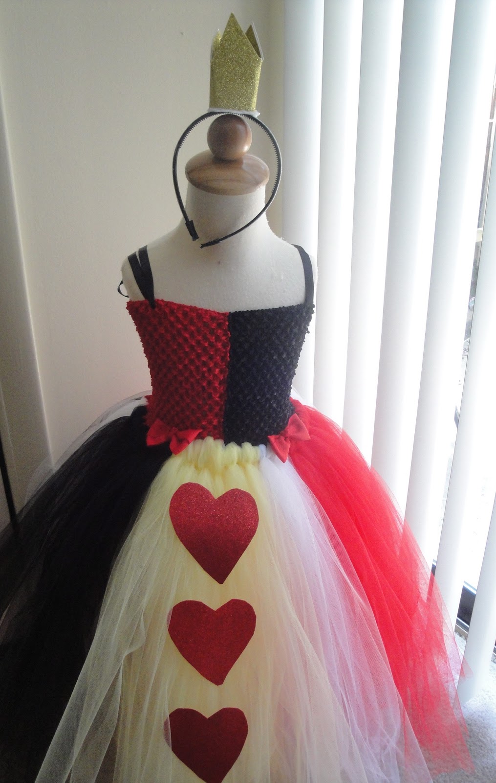 Hollywoodtutu dresses: queen of hearts tutu dress costume