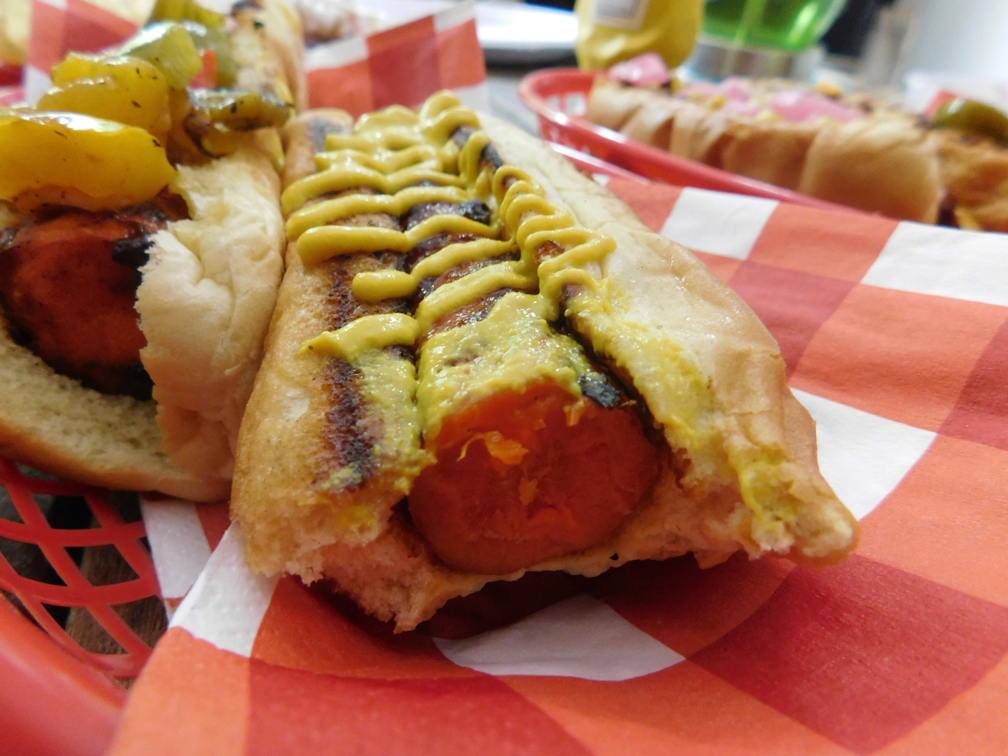 Carrot Hot Dog et frites au cheddar et au bacon (Un légume, trois