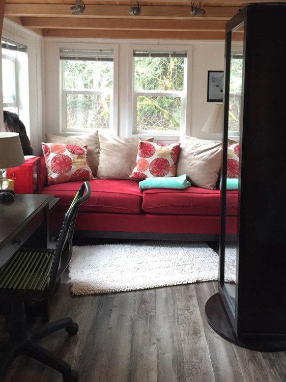 Seattle Metro Tiny House (335 Sq Ft) [ TINY HOUSE TOWN ]