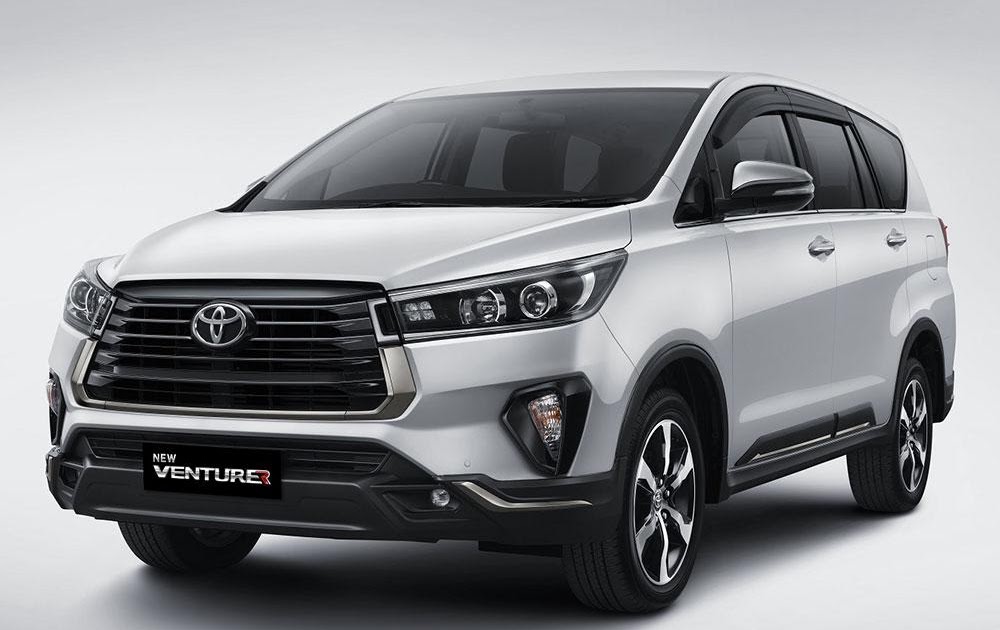 Innova Reborn vs Xpander: Pertempuran Dua Raja di Segmen MPV