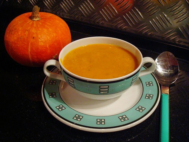 Slow Cooker Pumpkin Soup #lowcaloriesoup