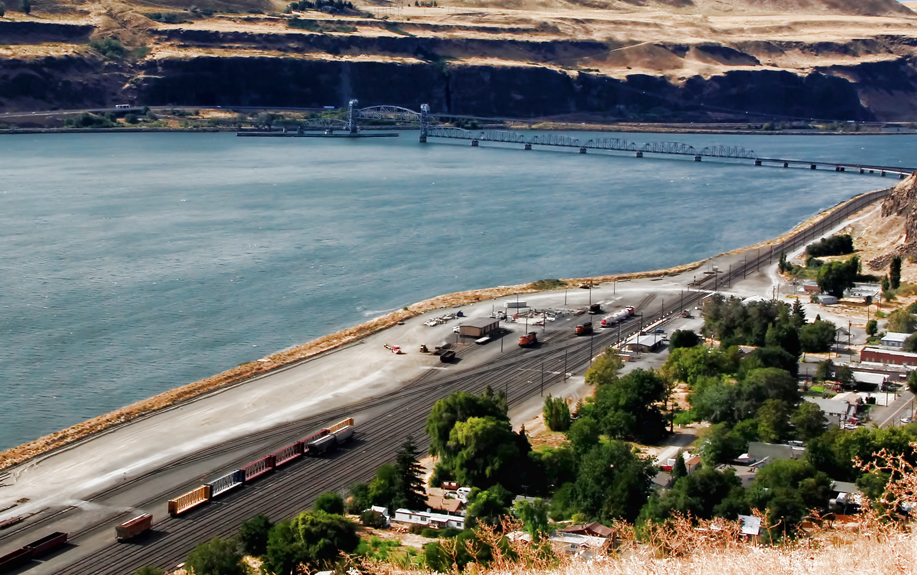 Out of His Mind's Eye The BNSF yard and Amtrak station at Wishram