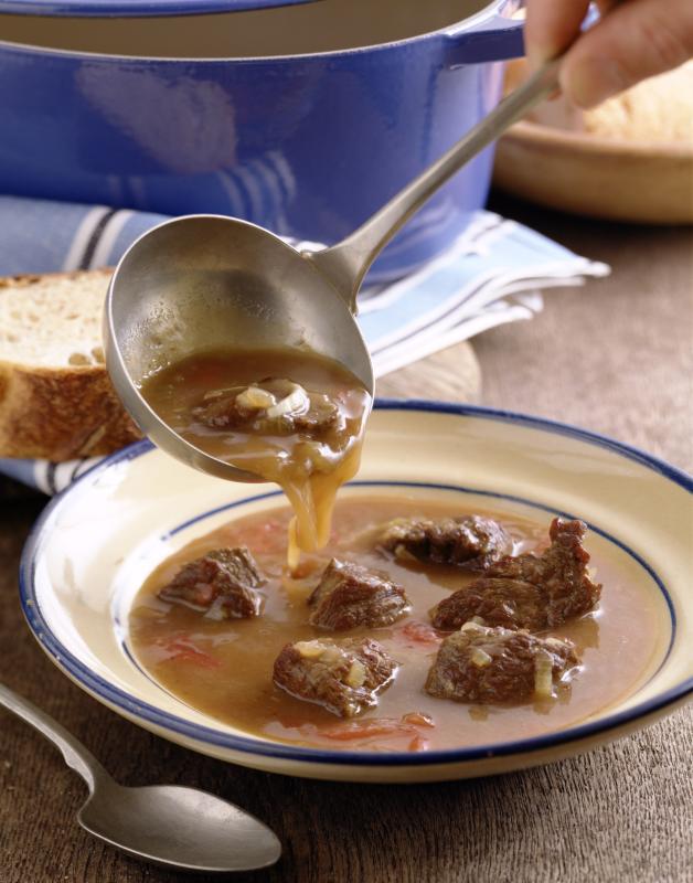 Demet'in Yemek Tarifleri ETLİ ÇORBA