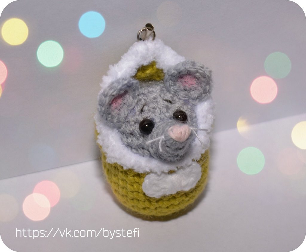 Вязаный мышонок крючком