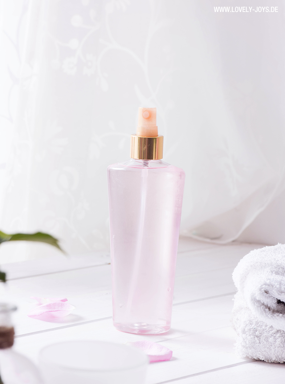 Rosenwasser Body Spray DIY Anleitung zum selber machen und herstellen Rosenwasser Body Spray DIY Anleitung zum selber machen und herstellen