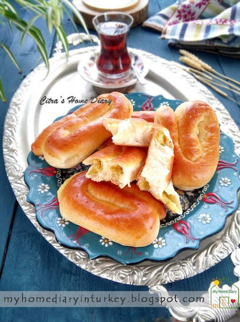 Turkish Breakfast bread with potato filling / Patates Poğaça