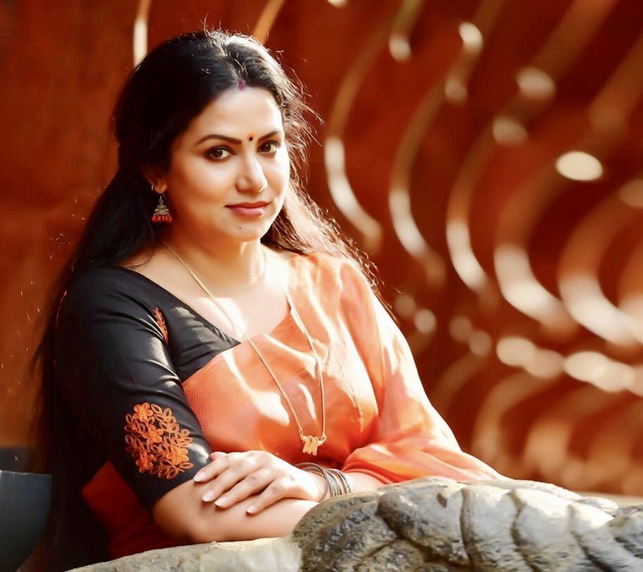 Actress Sheelu Abraham Photos Sheelu Abraham Pics in saree 💖 Actress Sheelu Abraham Photos Sheelu Abraham Pics in saree 💖