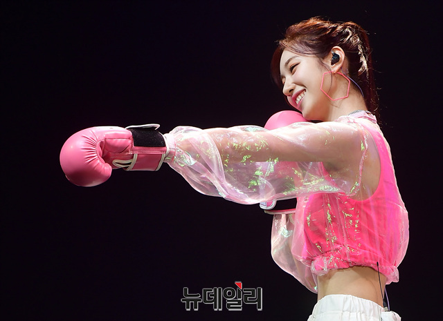 이제 갓 데뷔 1일차인 신인 아이돌 비주얼 | 인스티즈