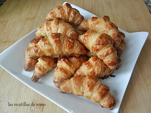 Mini croissants de hojaldre