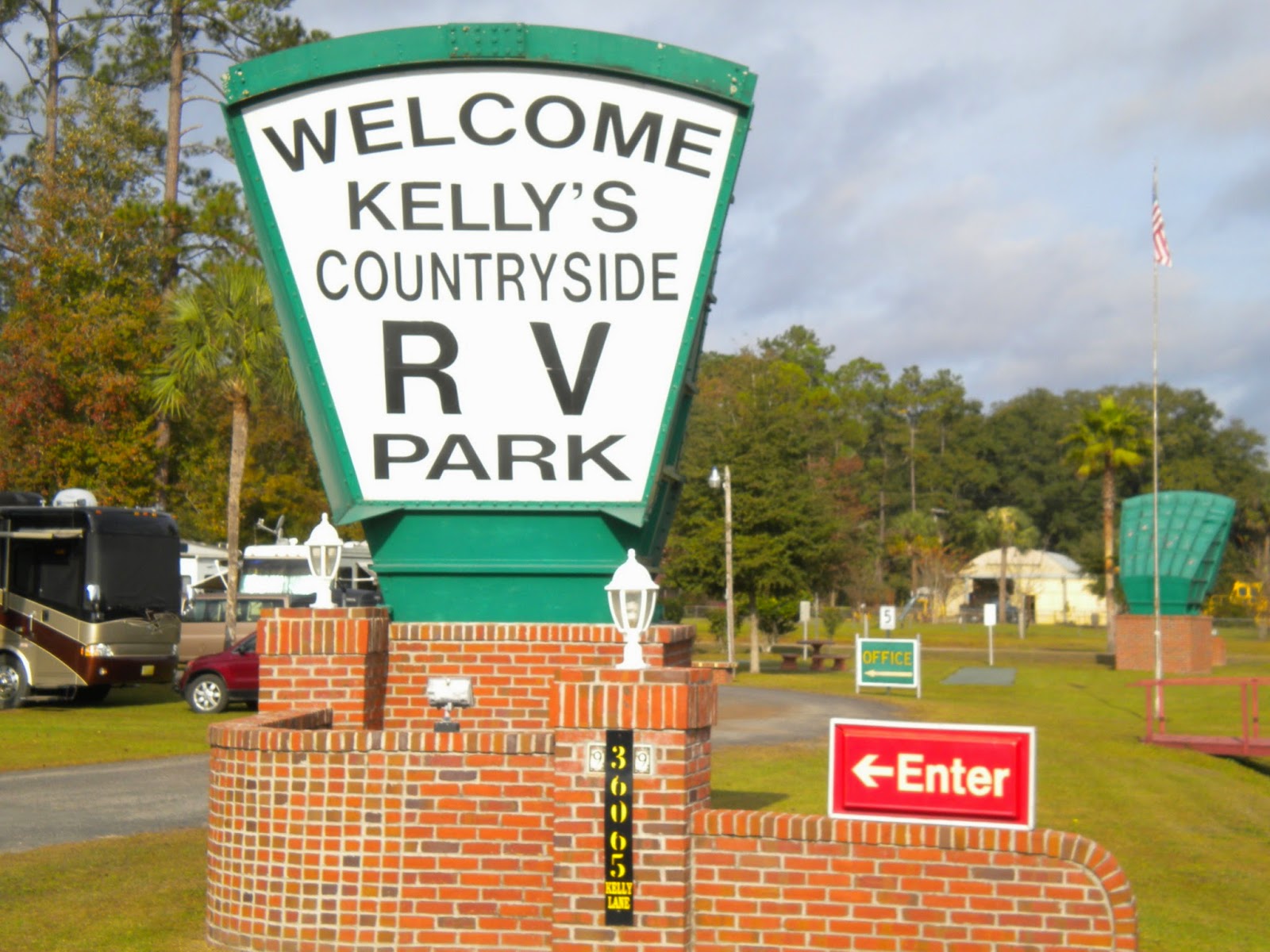 Blaine's Barks Photos of Kelly's And Parkwood RV Parks