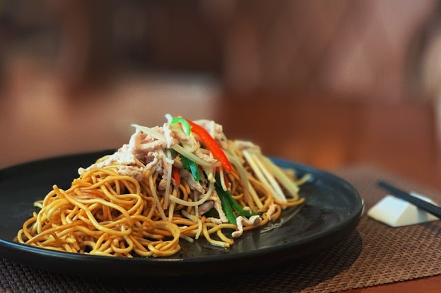 How do you make chicken chow mein from scratch?