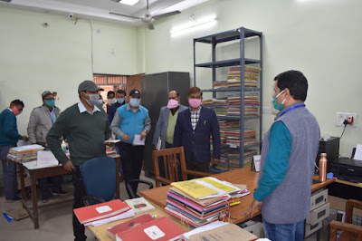 डीएम ने की कोषागार का औचक निरीक्षण, AnjNewsMedia, DM Inspected Treasury