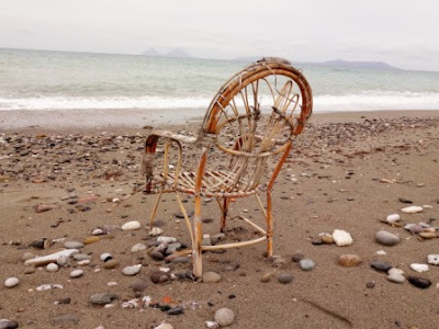 (Foto sedia sul mare, archivio di M. Mòllica ©)