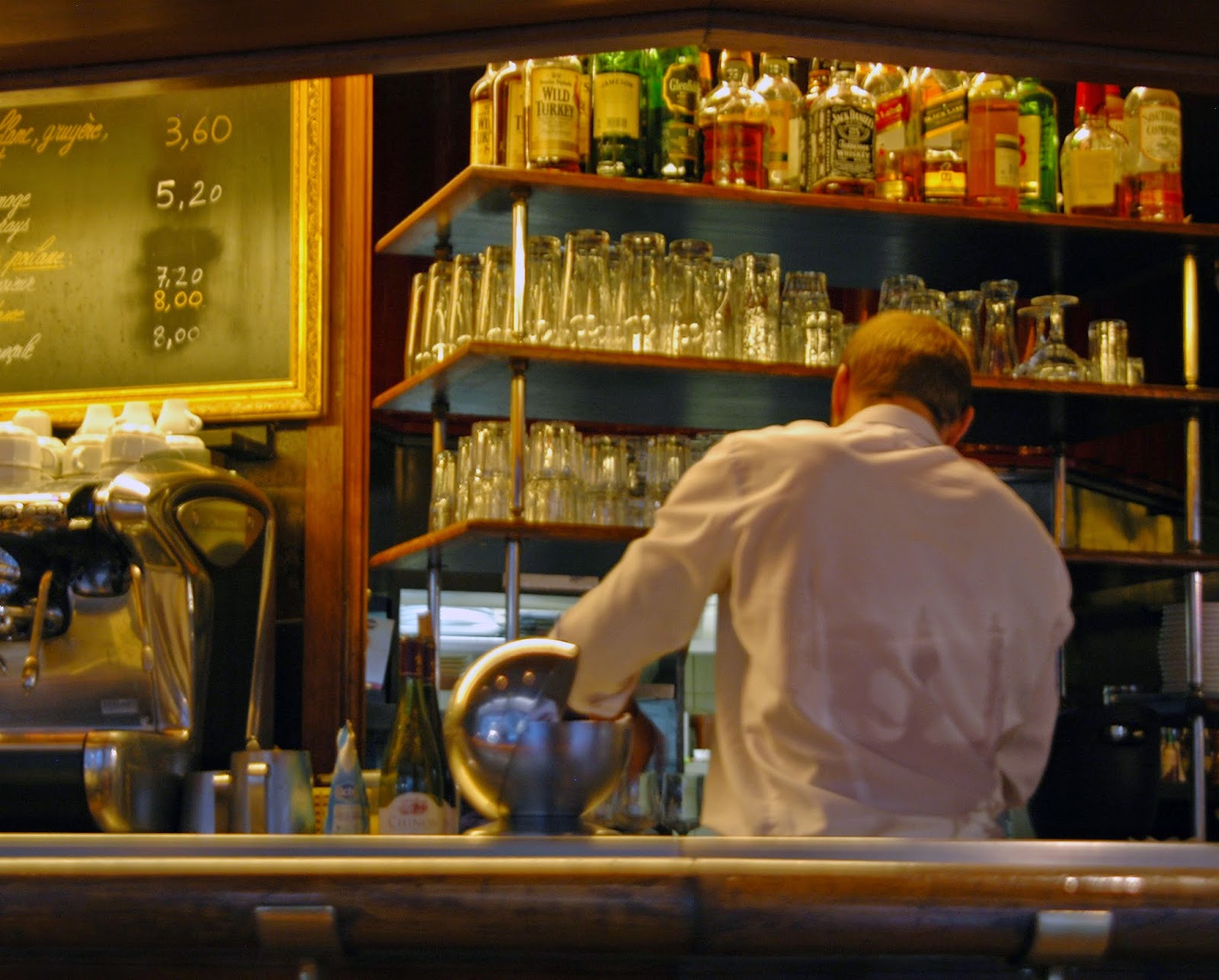 Paris and Beyond Le zinc bar