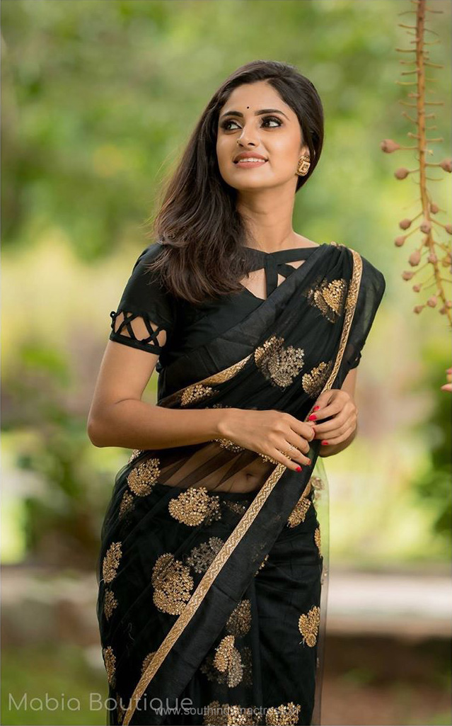 Actress Ayesha beautiful stills in black saree Actress-ayesha-11