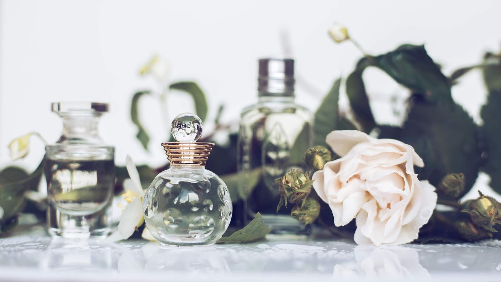 Naturalnie pachnące perfumy dostępne w perfumeriach Douglas