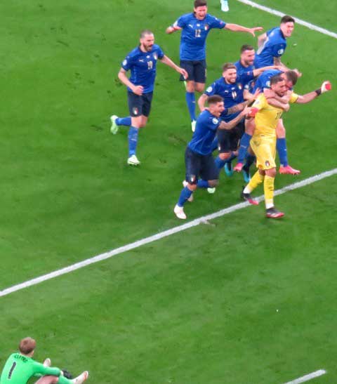 Italy celebrate