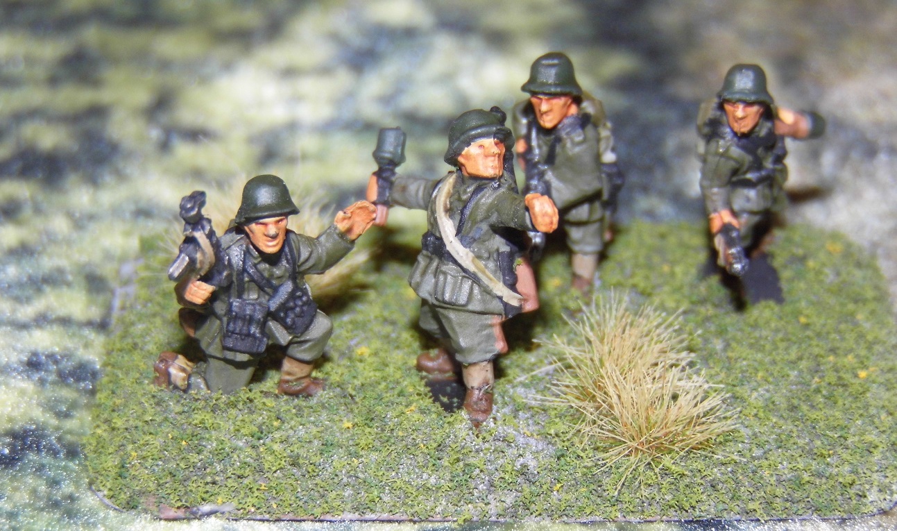 Miniature War gaming and painting Painting MidWar German Grenadier Platoon (FOW)