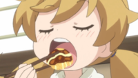 ragazzina di un anime che mangia okonomiyaki
