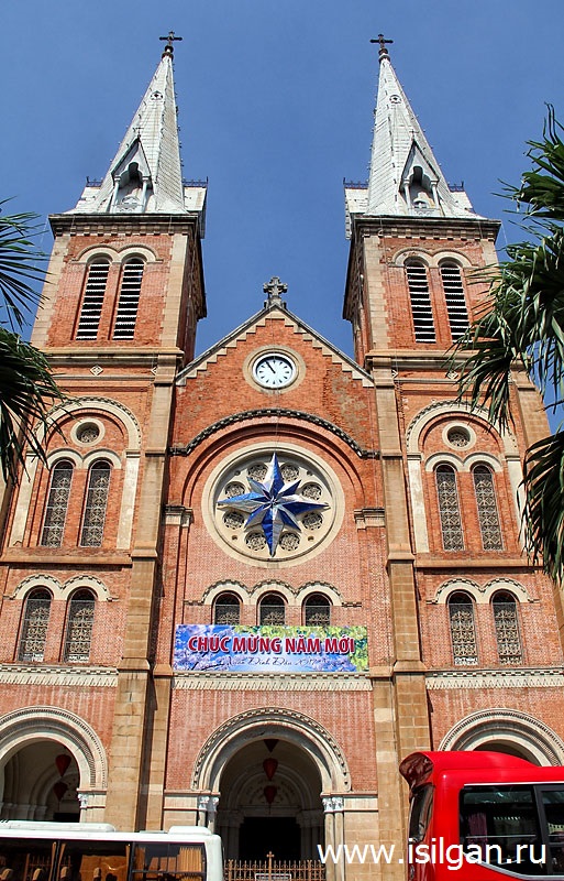 Собор Нотр-Дам де Сайгон (Notre-Dame Cathedral Saigon). Город Хошимин. Вьетнам