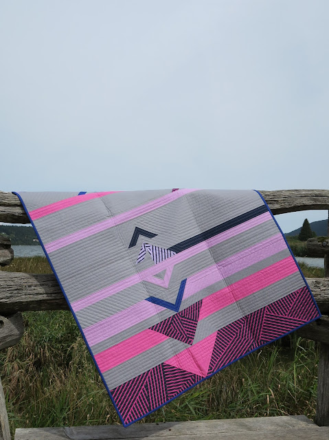 Luna Lovequilts - Horizon Quilt - Photo shoot outside