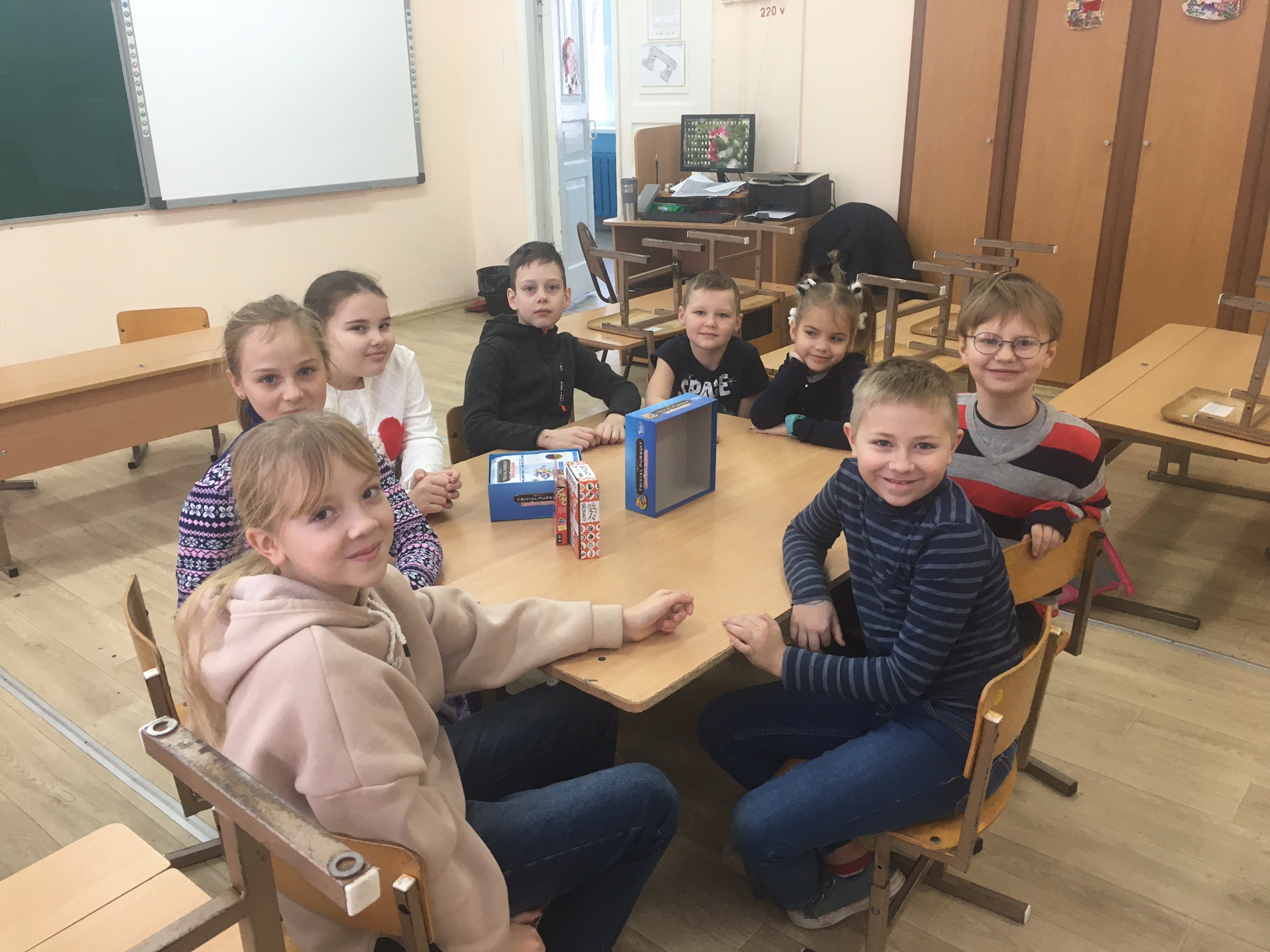 Когда выходить в школу после. Школа 163 Новосибирск. Каменская школа. Каменская школа 2017. Каменская школа номер 44.