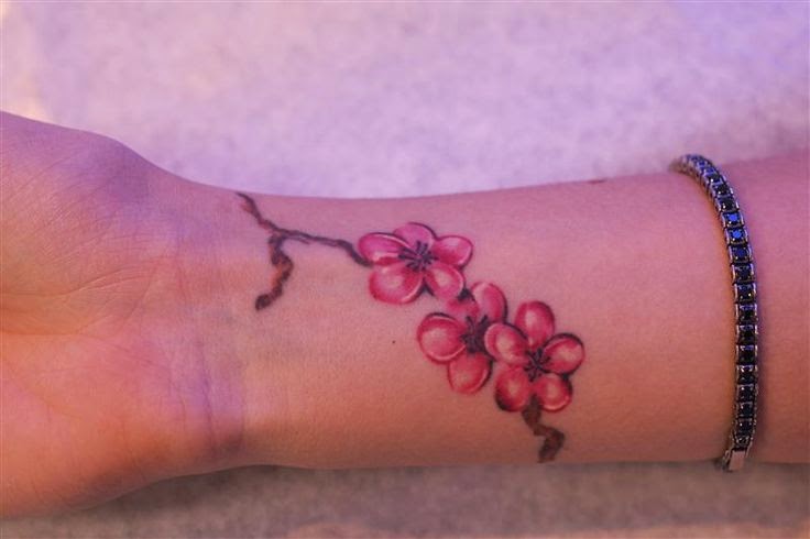 40 Tatuajes de flores de cerezo para chicas - Belagoria | la web de los  tatuajes