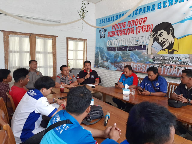 Gelar FGD, Aliansi Buruh Jepara Bersatu Tolak RUU Omnibus Law Cipta Kerja 1 WhatsApp%2BImage%2B2020 03 12%2Bat%2B20.40.16