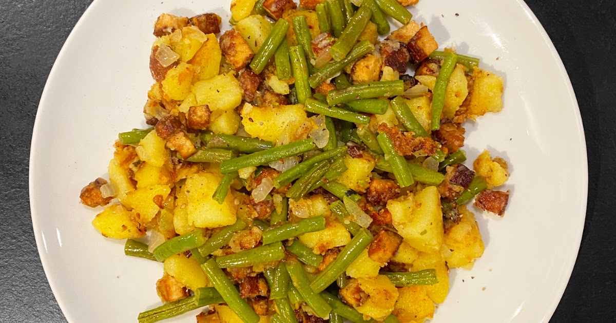 Brechbohnen-Räuchertofu-Pfanne mit Kartoffeln