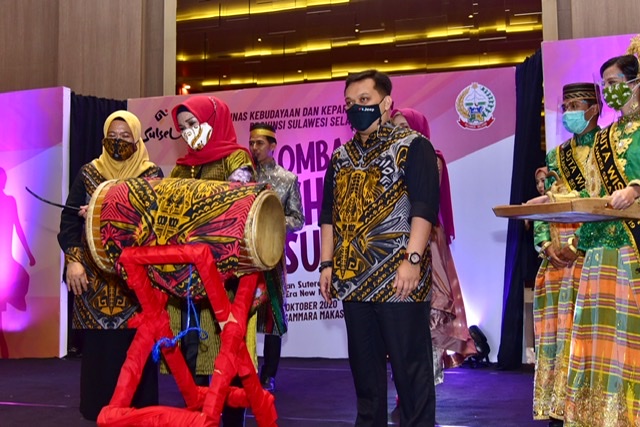 Lies Nurdin Buka Lomba Fashion Show Sutera Sulawesi Selatan Tahun 2020 - #Lelemuku | Lelemuku ...