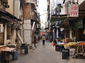 Gudesi Road (古德寺路) in Wuhan