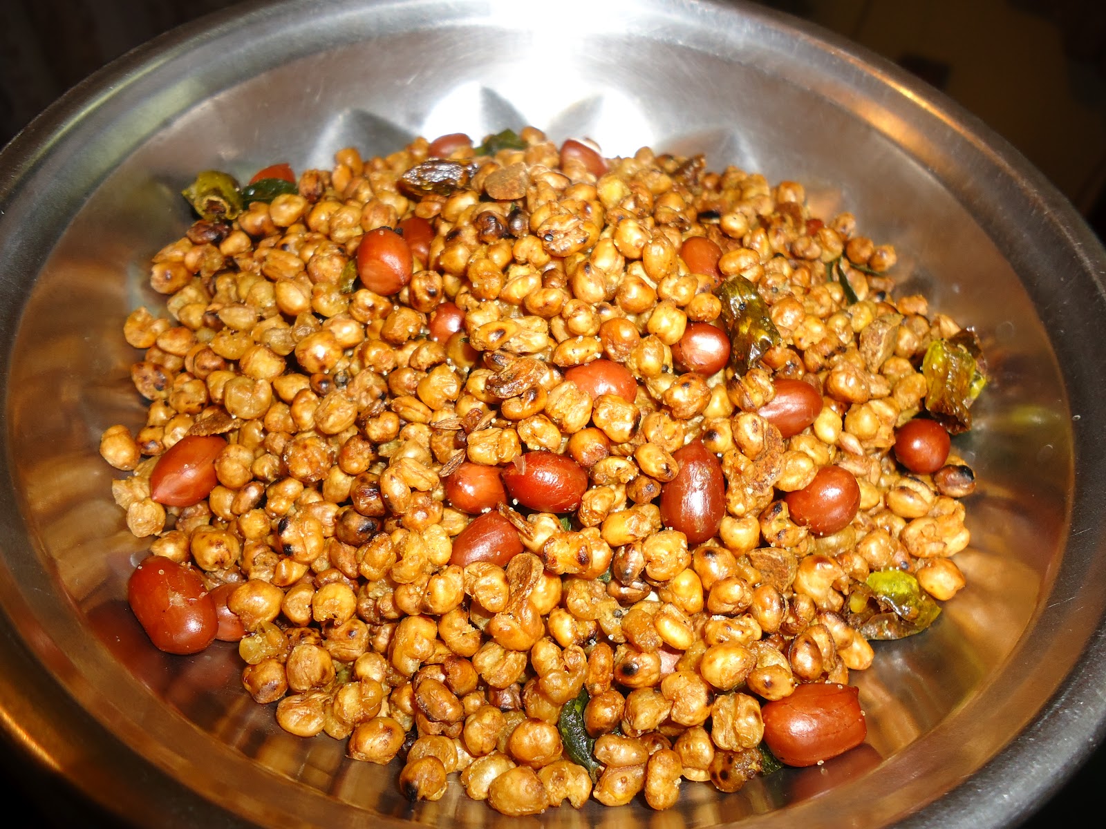 मन वढाय वढाय...: गव्हाचा पौष्टीक चिवडा! (Gavacha Chivada)