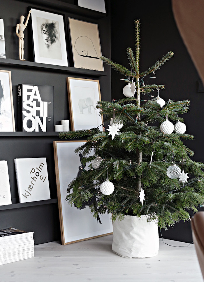 Cómo ocultar el pie del árbol de Navidad ¡10 ideas que necesitamos copiar! Cómo ocultar el pie del árbol de Navidad ¡10 ideas que necesitamos copiar!