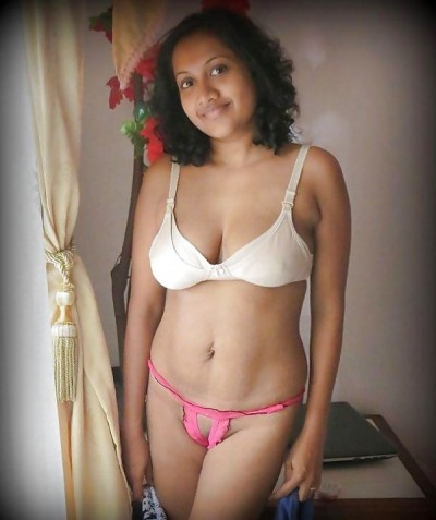 Desi Nude Collage Girls Without Panties