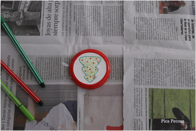 tapas-botes-pintadas-decoracion-navidad-falsas-rodajas-madera-dibujo-centro