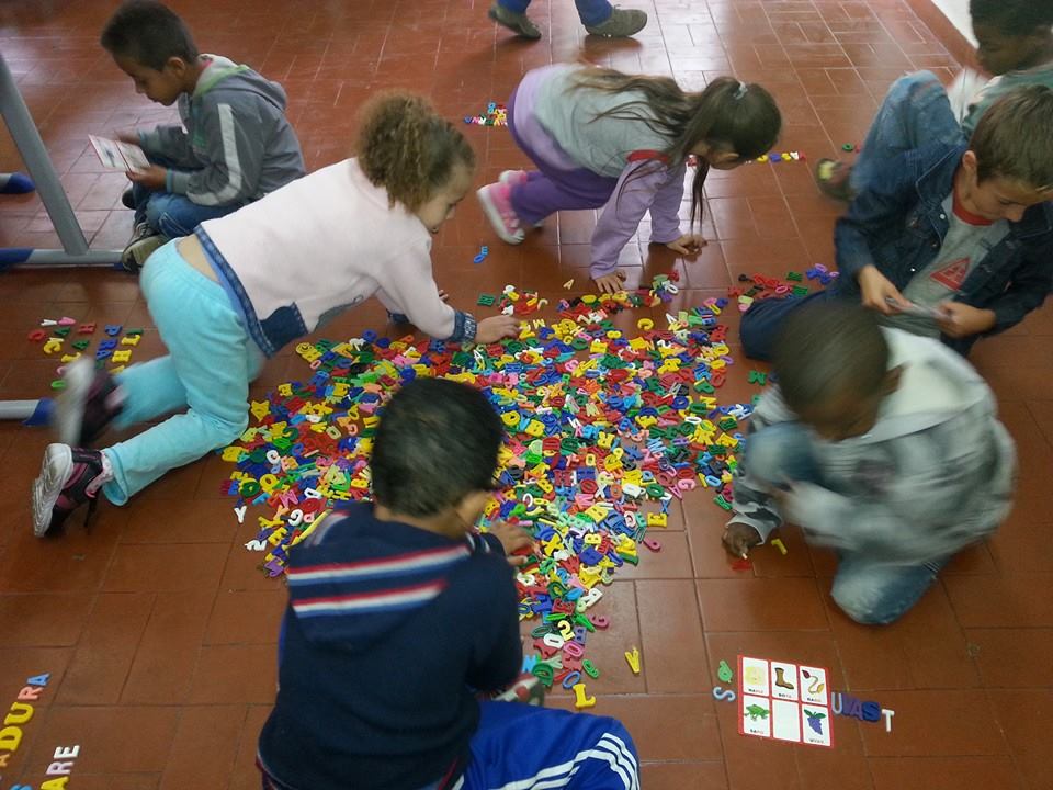 Dia a dia Educação Criando e recriando com o alfabeto móvel