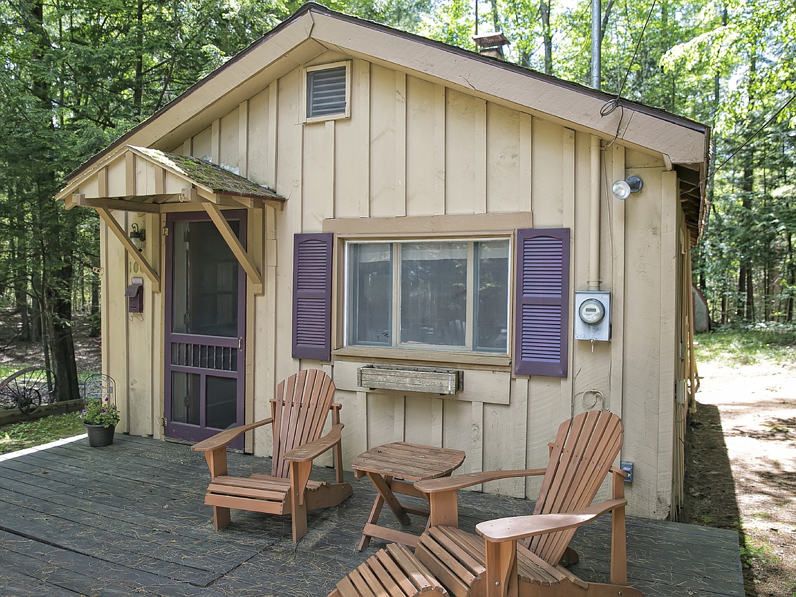Sweet House Dreams 1950 Tiny Cabin in Lake Luzerne, New York