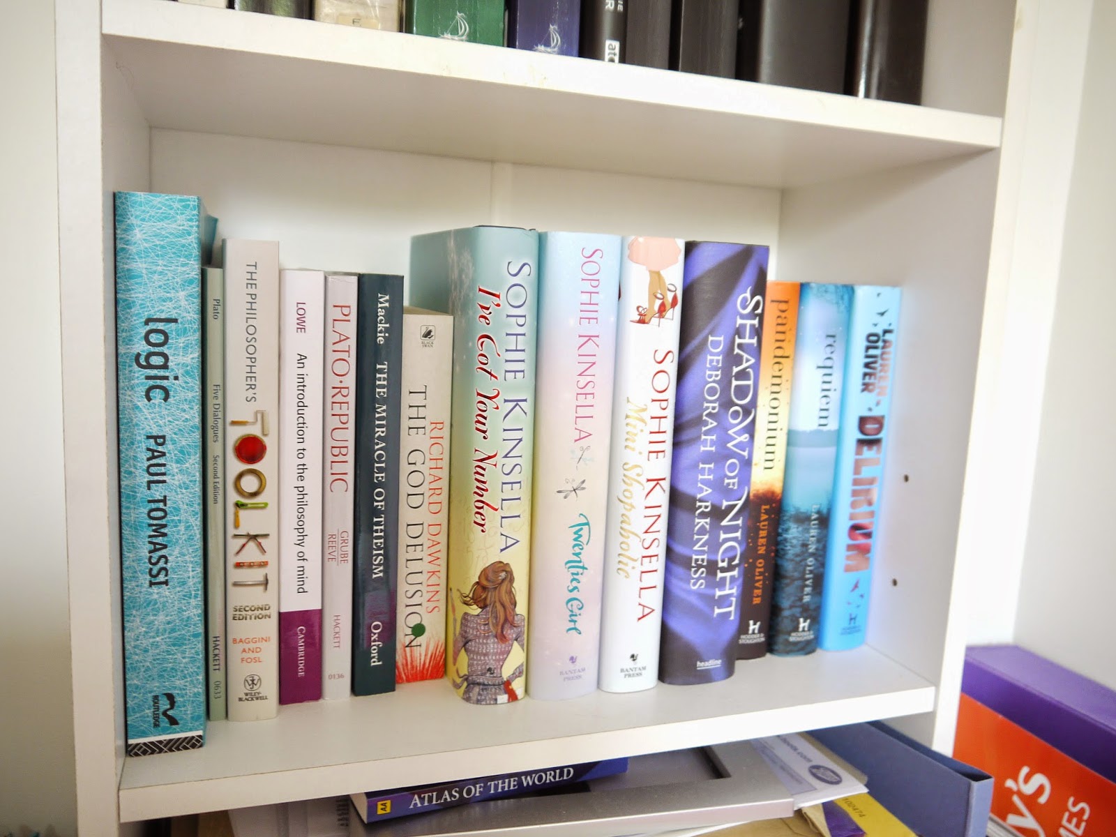 What's On My Bookshelf theOMGdiaries