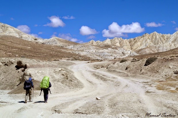 In cammino verso Lo Manthang In cammino verso Lo Manthang
