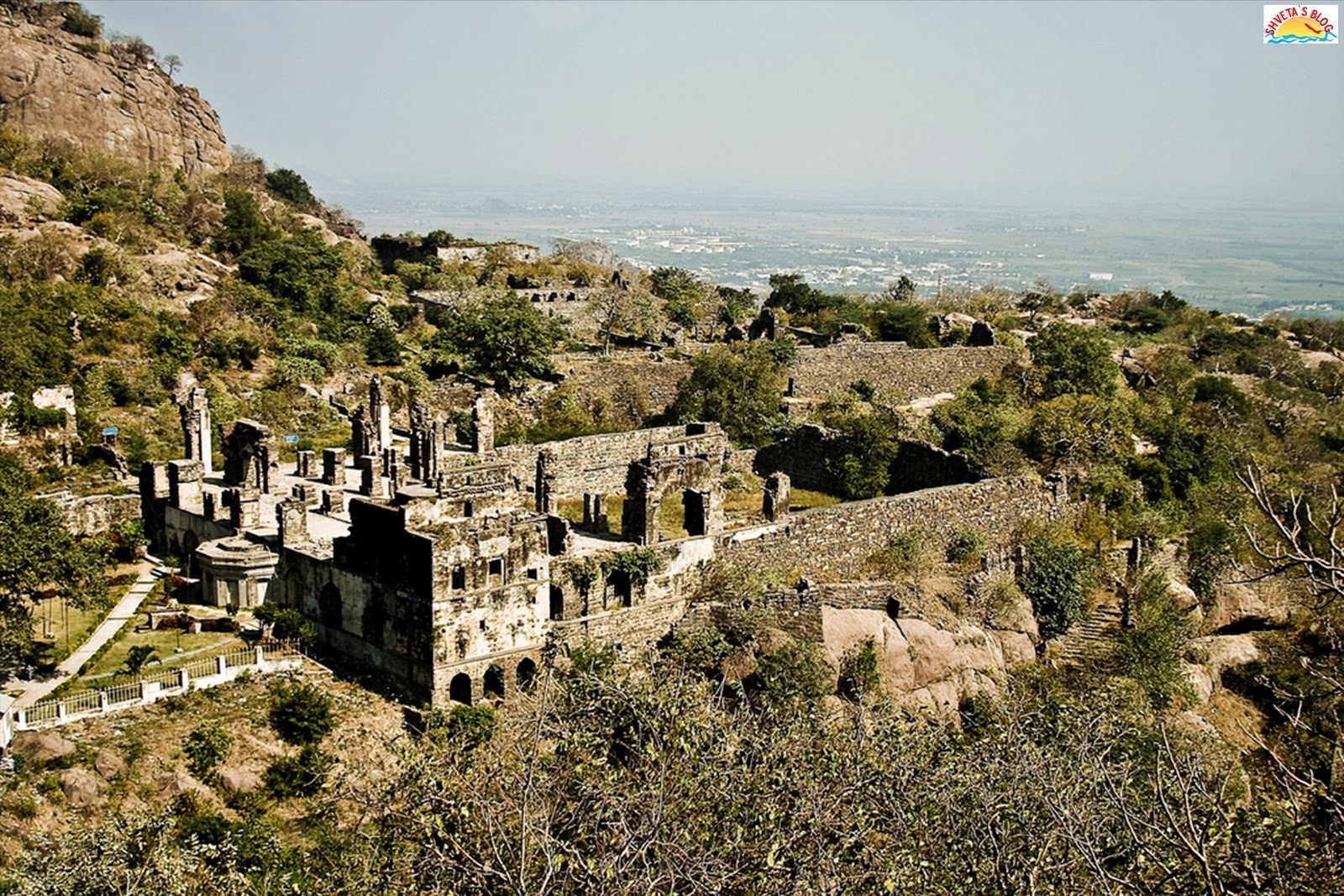 Kondapalli-Fort-in-Vijayawada.jpg